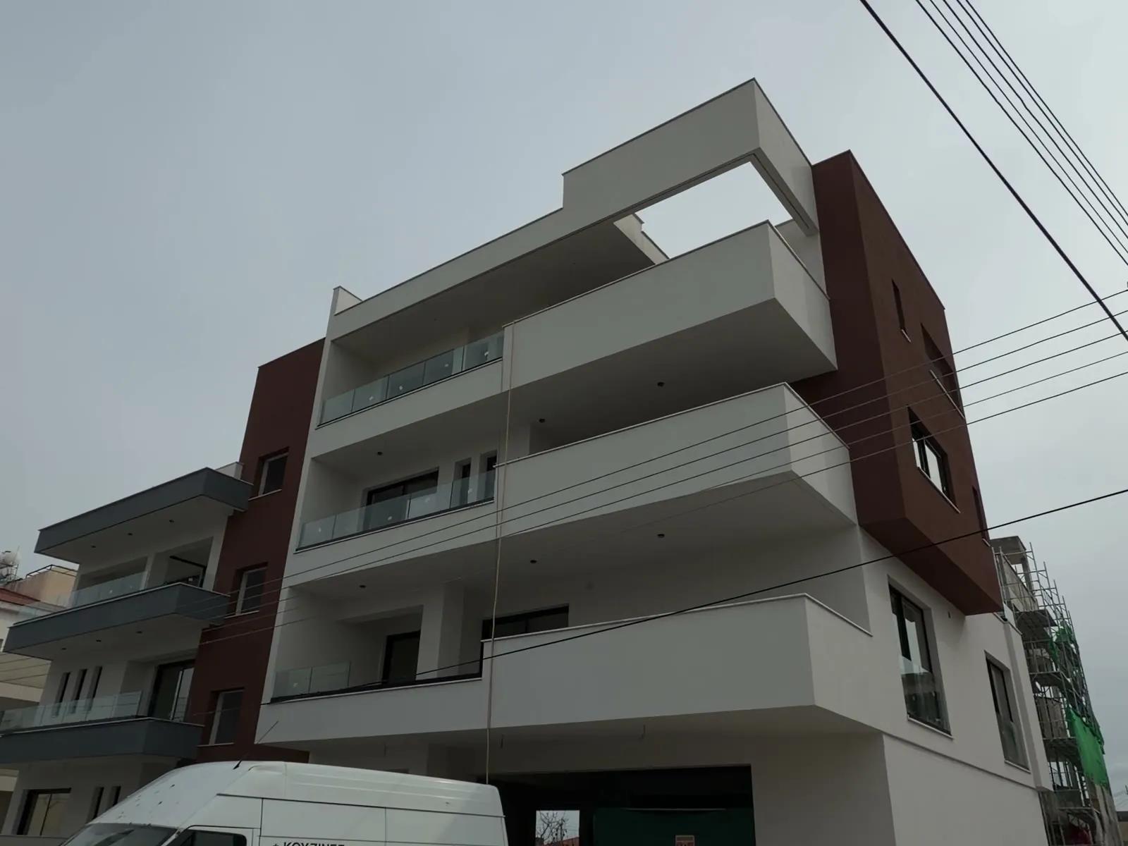 Πρόσοψη του Solace Residence στη Λεμεσό λίγο πριν την παράδοση
